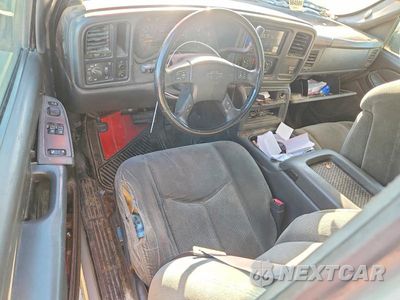 Zdjęcie 8 z 12 samochodu: 2004 CHEVROLET SILVERADO K1500 VIN:1GCEK19T84E372522 - miniatura
