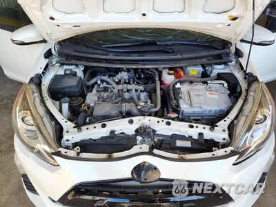 Zdjęcie 11 z 12 samochodu: 2016 TOYOTA PRIUS C TWO VIN:JTDKDTB35G1131290 - miniatura