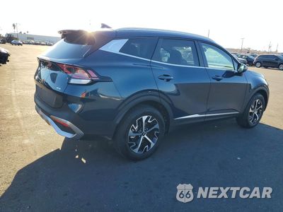Trzecie zdjęcie samochodu z tyłu: 2025 KIA SPORTAGE EX VIN:KNDPVCDG2S7235776 - miniatura