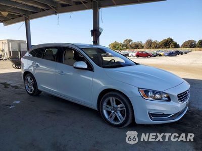 Czwarte zdjęcie samochodu z boku: 2015 VOLVO V60 PREMIER VIN:YV126MEBXF1189195 - miniatura