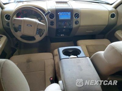 Zdjęcie 8 z 12 samochodu: 2005 FORD F150 VIN:1FTRX02W35KF11668 - miniatura