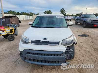 Piąte zdjęcie samochodu w środku: 2018 KIA SOUL BASE VIN:KNDJN2A2XJ7889075 - miniatura