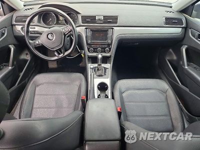 Zdjęcie 8 z 12 samochodu: 2019 VOLKSWAGEN PASSAT WOLFSBURG VIN:1VWLA7A31KC005783 - miniatura