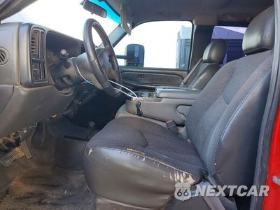 Zdjęcie 7 z 12 samochodu: 2005 CHEVROLET SILVERADO K2500 HEAVY DUTY VIN:1GCHK29U05E279118 - miniatura
