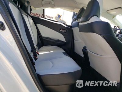 Zdjęcie 10 z 12 samochodu: 2017 TOYOTA PRIUS THREE TOURING VIN:JTDKARFU9H3043010 - miniatura