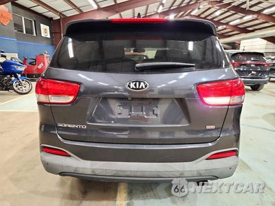 Zdjęcie 6 z 13 samochodu: 2016 KIA SORENTO LX VIN:5XYPGDA30GG045700 - miniatura