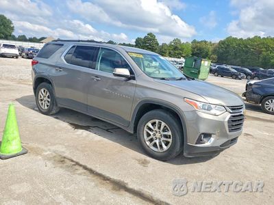 Czwarte zdjęcie samochodu z boku: 2019 CHEVROLET TRAVERSE LT VIN:1GNERHKW2KJ221177 - miniatura