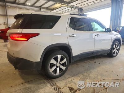 Trzecie zdjęcie samochodu z tyłu: 2018 CHEVROLET TRAVERSE LT VIN:1GNEVHKW1JJ123283 - miniatura
