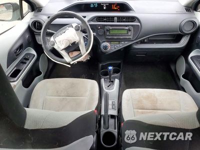 Zdjęcie 8 z 13 samochodu: 2014 TOYOTA PRIUS C ONE VIN:JTDKDTB3XE1564049 - miniatura