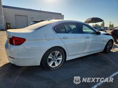 Trzecie zdjęcie samochodu z tyłu: 2013 BMW 528 I VIN:WBAXG5C55DDY32038 - miniatura