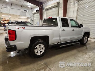 Trzecie zdjęcie samochodu z tyłu: 2018 CHEVROLET SILVERADO K1500 LT VIN:1GCVKREC9JZ220404 - miniatura