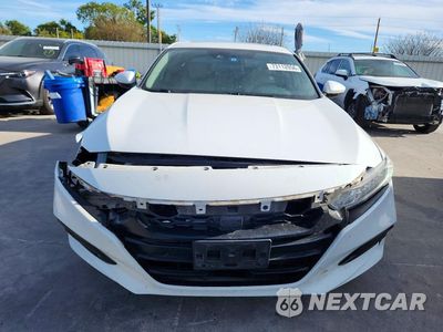Piąte zdjęcie samochodu w środku: 2018 HONDA ACCORD EX VIN:1HGCV1F4XJA106371 - miniatura