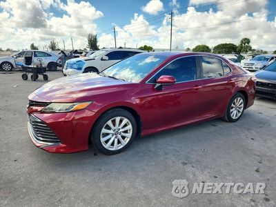 2019 TOYOTA CAMRY LE 4T1B11HK3KU265696 - główne zdjęcie licytacji z USA - miniatura