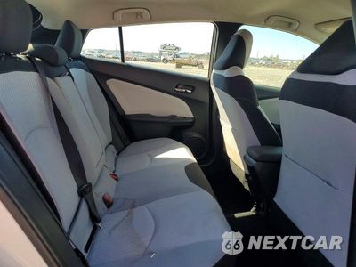 Zdjęcie 10 z 12 samochodu: 2016 TOYOTA PRIUS TWO ECO VIN:JTDKARFU3G3019042 - miniatura