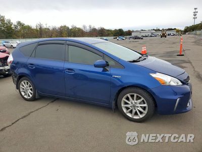 Czwarte zdjęcie samochodu z boku: 2013 TOYOTA PRIUS V TWO VIN:JTDZN3EU7D3231133 - miniatura