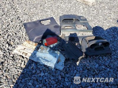 Zdjęcie 13 z 14 samochodu: 1996 CHEVROLET G20 VIN:1GCFG25M4T1041369 - miniatura