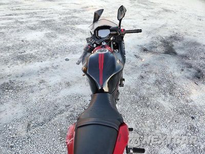 Zdjęcie 6 z 8 samochodu: 2021 KAWASAKI EX650 M VIN:ML5EXEM16MDA25398 - miniatura
