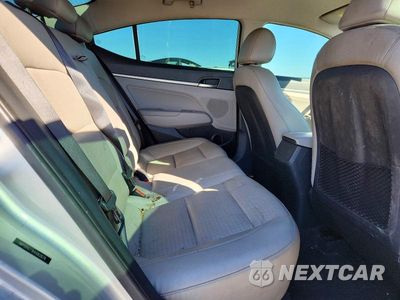 Zdjęcie 10 z 12 samochodu: 2017 HYUNDAI ELANTRA LIMITED VIN:5NPD84LF9HH062674 - miniatura