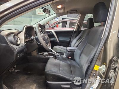 Zdjęcie 7 z 13 samochodu: 2015 TOYOTA RAV4 LE VIN:JTMBFREV6FD148705 - miniatura