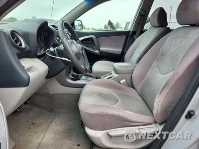 Zdjęcie 7 z 13 samochodu: 2006 TOYOTA RAV4 BASE VIN:JTMBD33V265004536 - miniatura
