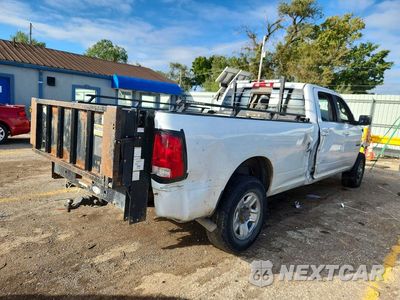 Trzecie zdjęcie samochodu z tyłu: 2015 RAM 2500 SLT CREW CAB 169