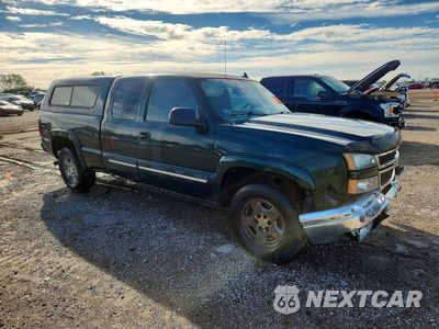 Czwarte zdjęcie samochodu z boku: 2006 CHEVROLET SILVERADO K1500 VIN:1GCEK19B96Z192307 - miniatura