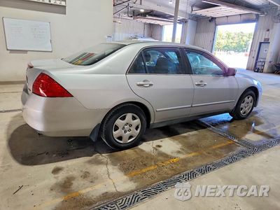 Trzecie zdjęcie samochodu z tyłu: 2007 HONDA ACCORD LX VIN:1HGCM56477A224008 - miniatura