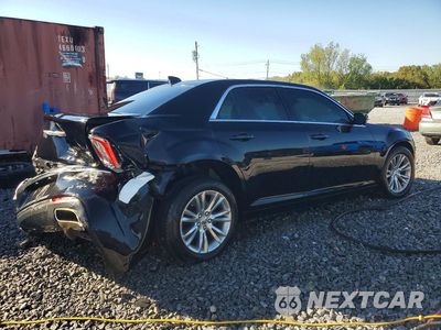 Trzecie zdjęcie samochodu z tyłu: 2019 CHRYSLER 300 TOURING VIN:2C3CCAAG4KH715663 - miniatura
