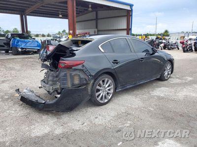 Trzecie zdjęcie samochodu z tyłu: 2019 MAZDA 3 PREFERRED VIN:3MZBPADL4KM111954 - miniatura