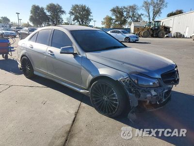 Czwarte zdjęcie samochodu z boku: 2014 MERCEDES-BENZ C 250 VIN:WDDGF4HB3EA953447 - miniatura