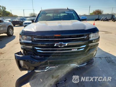 Piąte zdjęcie samochodu w środku: 2018 CHEVROLET SILVERADO K1500 LTZ VIN:3GCUKSEJ0JG603956 - miniatura