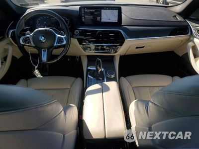Zdjęcie 8 z 12 samochodu: 2021 BMW M550XI VIN:WBA13BK03MCG04585 - miniatura
