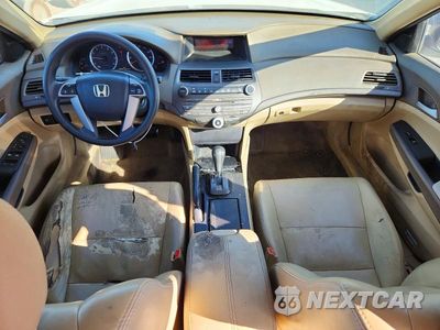 Zdjęcie 8 z 12 samochodu: 2010 HONDA ACCORD LXP VIN:1HGCP2F44AA097571 - miniatura