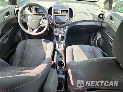 Zdjęcie 8 z 12 samochodu: 2015 CHEVROLET SONIC LT VIN:1G1JC5SB0F4161093 - miniatura