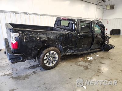 Trzecie zdjęcie samochodu z tyłu: 2025 CHEVROLET SILVERADO K2500 CUSTOM VIN:1GC4KME78SF131038 - miniatura