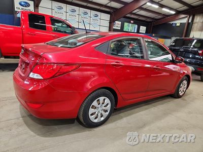 Trzecie zdjęcie samochodu z tyłu: 2017 HYUNDAI ACCENT SE VIN:KMHCT4AE3HU245574 - miniatura