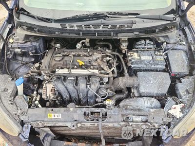 Zdjęcie 11 z 12 samochodu: 2013 HYUNDAI ELANTRA GLS VIN:5NPDH4AE9DH404404 - miniatura