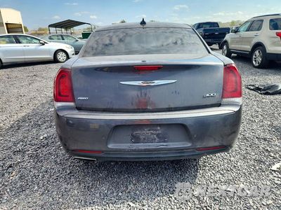 Zdjęcie 6 z 12 samochodu: 2015 CHRYSLER 300 S VIN:2C3CCAGG2FH922954 - miniatura
