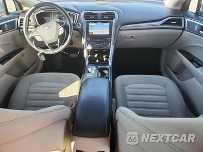 Zdjęcie 8 z 12 samochodu: 2017 FORD FUSION SE VIN:3FA6P0HD8HR264114 - miniatura