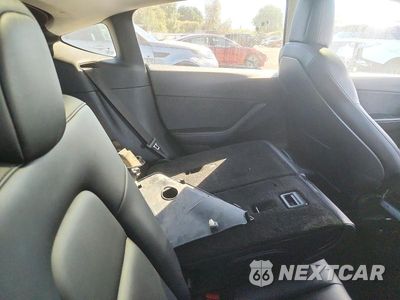 Zdjęcie 10 z 13 samochodu: 2022 TESLA MODEL Y VIN:7SAYGDEE9NF355870 - miniatura