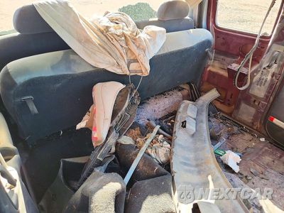 Zdjęcie 10 z 12 samochodu: 2002 CHEVROLET SILVERADO C1500 VIN:2GCEC19X821224837 - miniatura