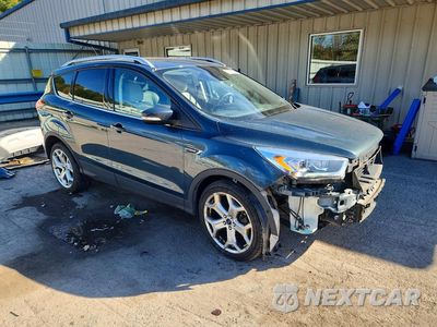 Czwarte zdjęcie samochodu z boku: 2019 FORD ESCAPE TITANIUM VIN:1FMCU9J93KUA45248 - miniatura