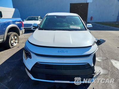 Piąte zdjęcie samochodu w środku: 2026 KIA NIRO LX VIN:KNDCP3LE5T5340625 - miniatura