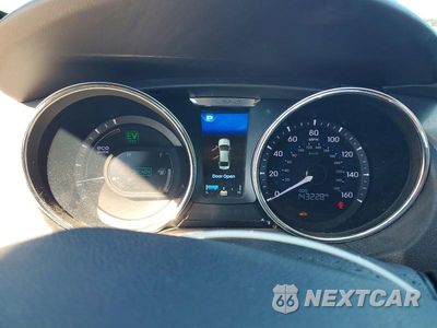 Zdjęcie 9 z 12 samochodu: 2013 HYUNDAI SONATA HYBRID VIN:KMHEC4A46DA098288 - miniatura