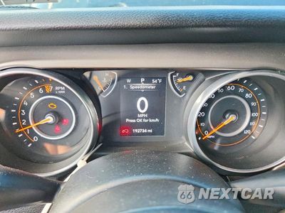 Zdjęcie 9 z 13 samochodu: 2018 JEEP WRANGLER UNLIMITED SPORT VIN:1C4HJXDG6JW187145 - miniatura
