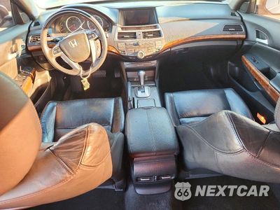 Zdjęcie 8 z 12 samochodu: 2011 HONDA ACCORD EXL VIN:1HGCP3F8XBA025820 - miniatura