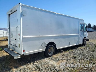 Trzecie zdjęcie samochodu z tyłu: 2015 FREIGHTLINER MT45G CHASSIS DELIVERY TRUCK VIN:4UZAAPDU1FCGJ1006 - miniatura