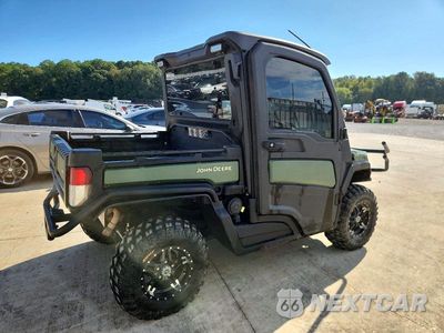 Czwarte zdjęcie samochodu z boku: 2022 JOHN DEERE XUV835M - UTILITY VEHICLE VIN:1M0835MDJNM051196 - miniatura