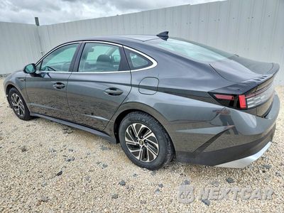 Drugie zdjęcie samochodu z przodu: 2026 HYUNDAI SONATA HYBRID BLUE VIN:KMHL24JJ6TA145995 - miniatura