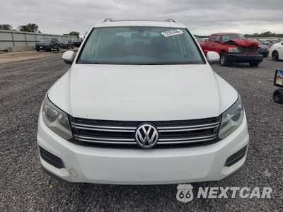 Piąte zdjęcie samochodu w środku: 2017 VOLKSWAGEN TIGUAN WOLFSBURG VIN:WVGRV7AX1HW502324 - miniatura